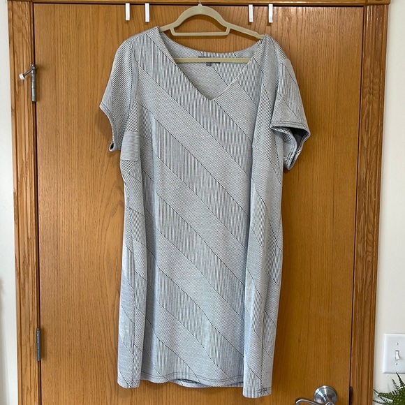 Sharagano Dresses & Skirts - Mini Dress